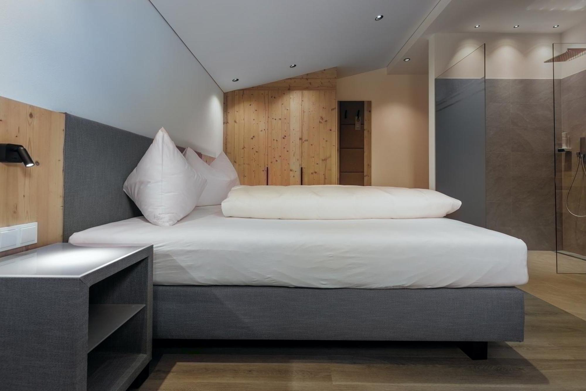 Hotel Alpenrose ซานวาเลนตีโน อัลลา มูตา ภายนอก รูปภาพ